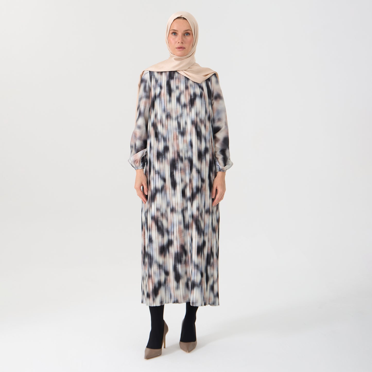 Abstract Print Pleated Maxi Dress