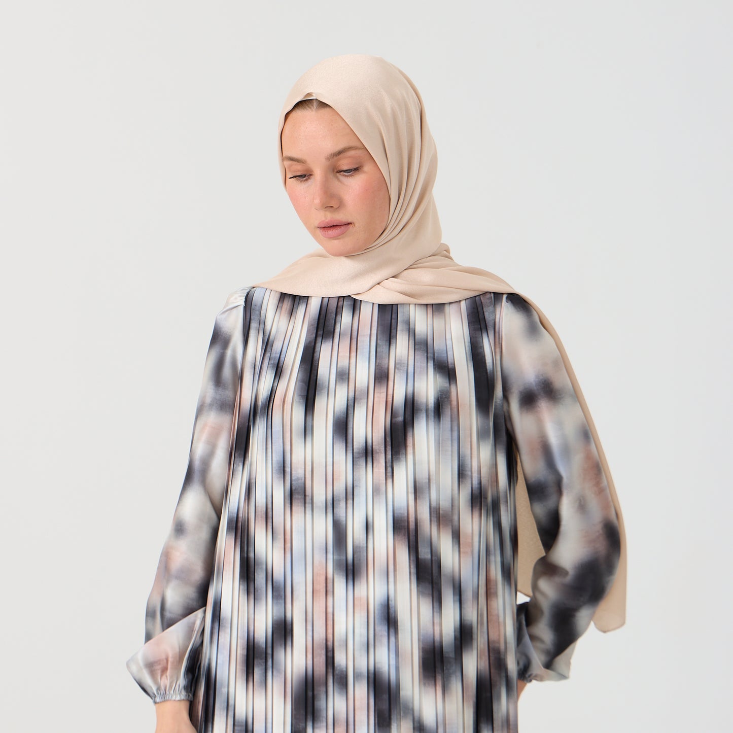 Abstract Print Pleated Maxi Dress