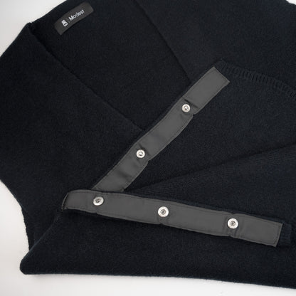Minimalist V-Neck Sleeveless Knit Vest