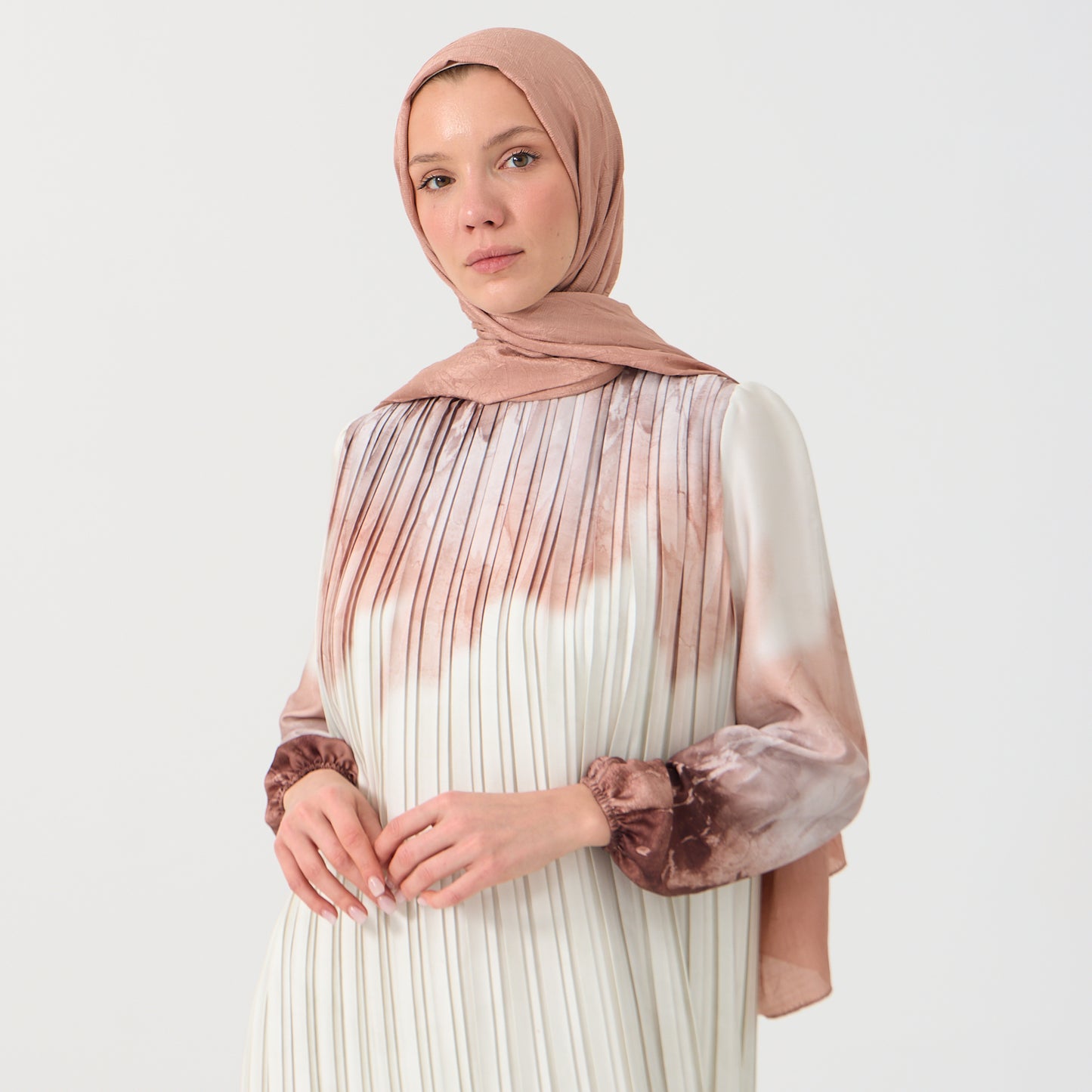 Earthy Tie-Dye Print Pleated Maxi Dress