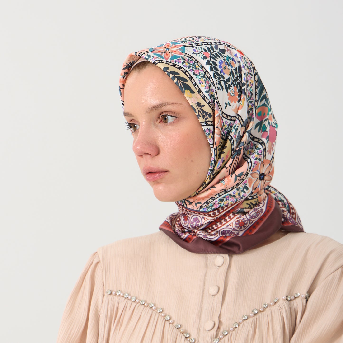 Lina Hijab (Square)
