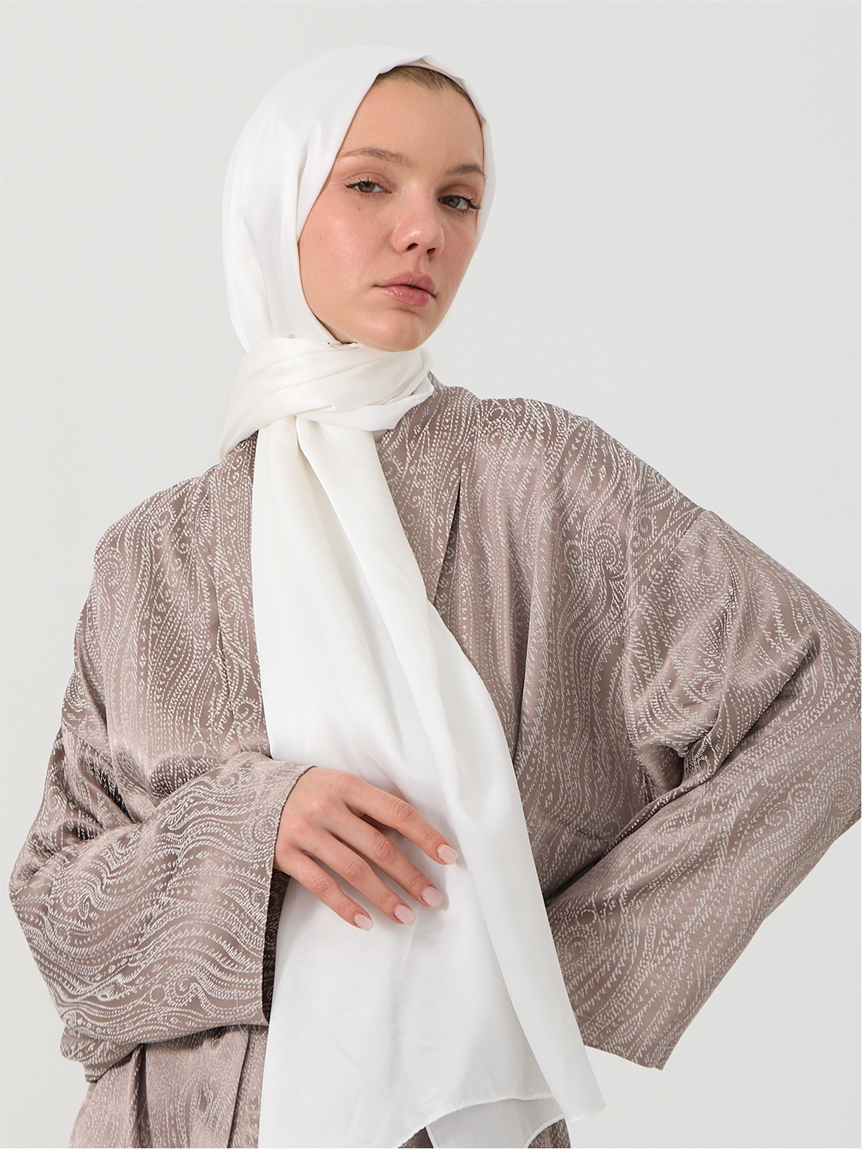 Elegant & Trendy Modest Accessories for Every Occasion