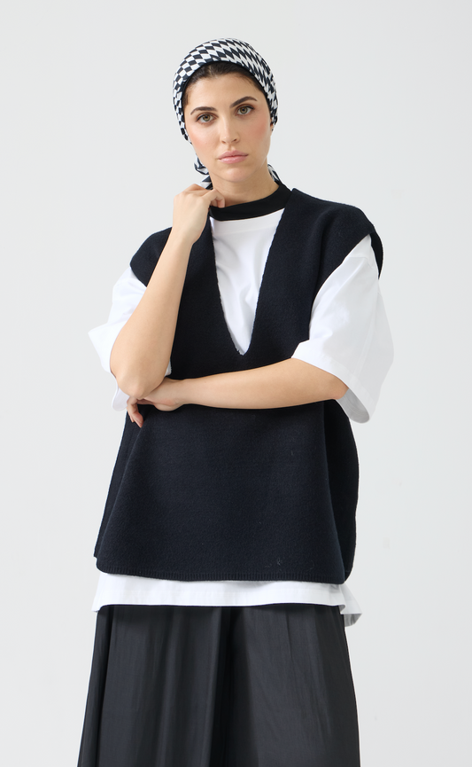Minimalist V-Neck Sleeveless Knit Vest