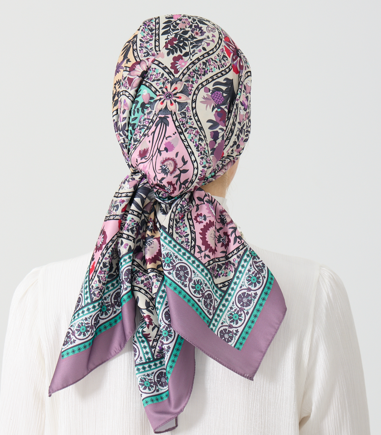 Lina Hijab (Square)